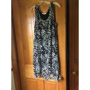 Black and white patterned dress